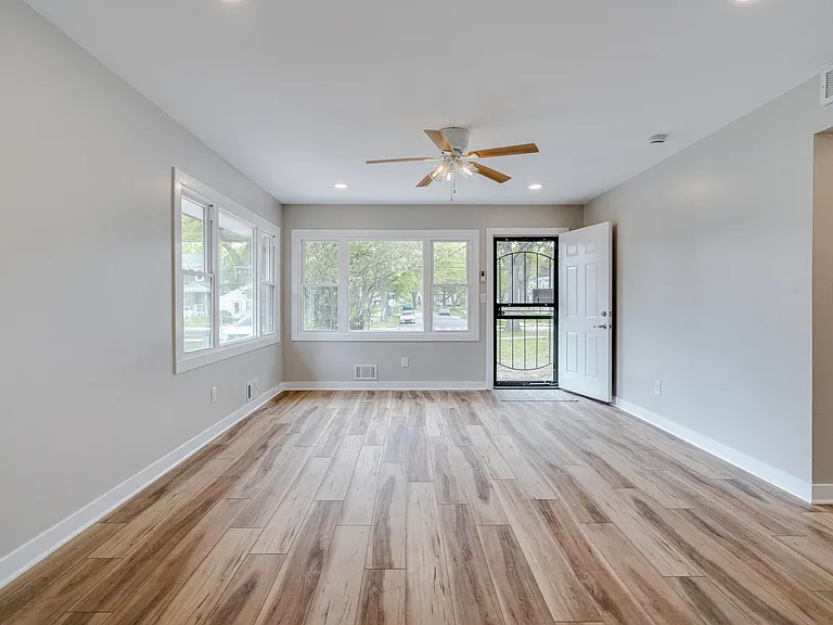 1334 Miller Ave — Photo 7