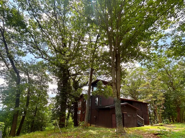 53 Leigh Ct, Basye, VA 22810