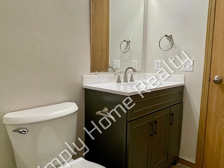 1446 Laredo Dr SE — Photo 24