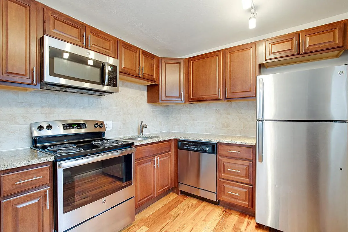 1536 Williams St — Photo 3