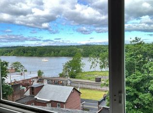 24 1st St #N, Castleton On Hudson, NY 12033