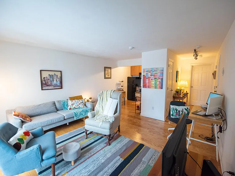 175 Pine St #2L — Photo 1