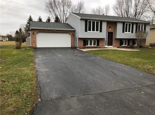 24 Brewerton Dr, Rochester, NY 14624