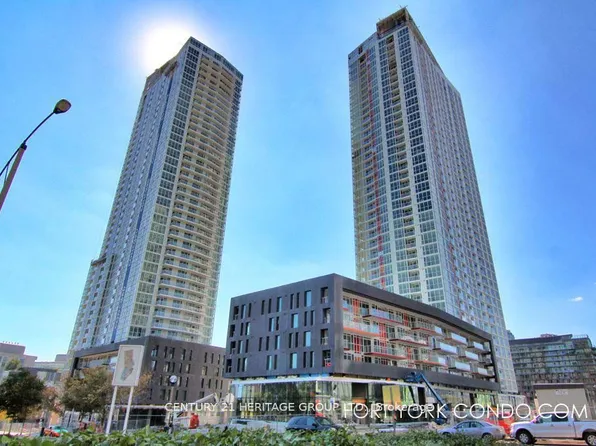 75 Queens Wharf Rd #3810, Toronto, ON M5V 0J8