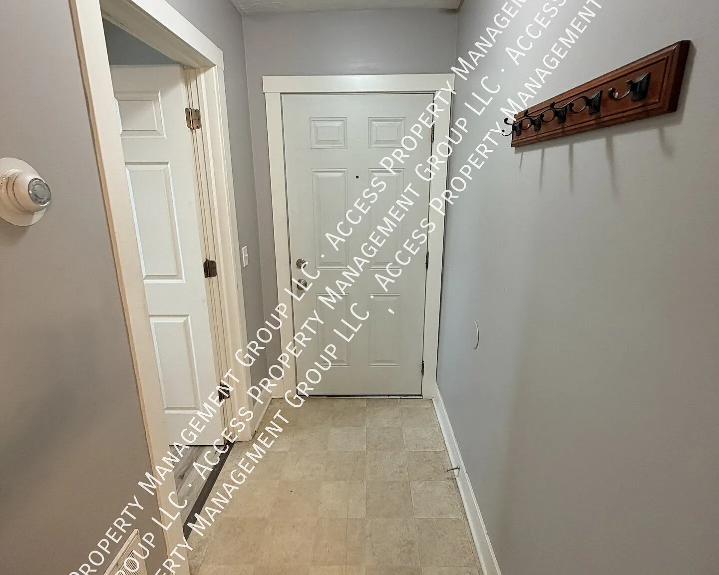 Large One Bedroom - Updated - Wyoming — Photo 4