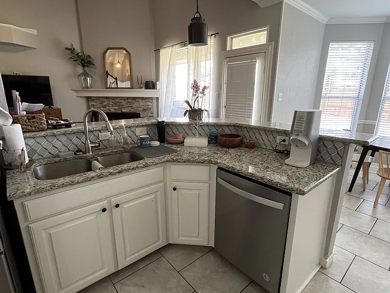 2708 Willow Creek Ct — Photo 7