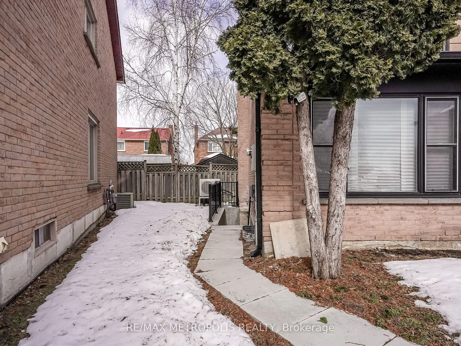 2 bed, $1,800 — Photo 2