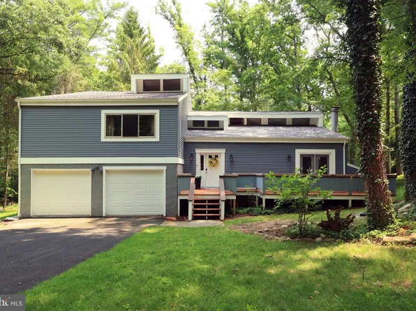 1845 Woodledge Dr, State College, PA 16803