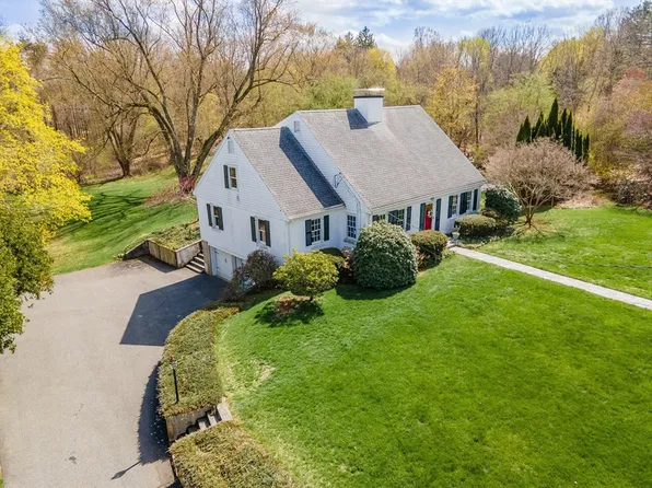 431 Clapboardtree St, Westwood, MA 02090