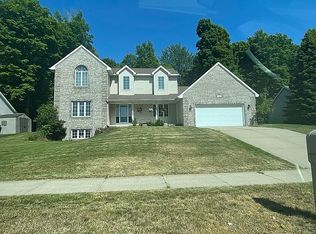 5304 Cottondale Dr SW, Wyoming, MI 49519