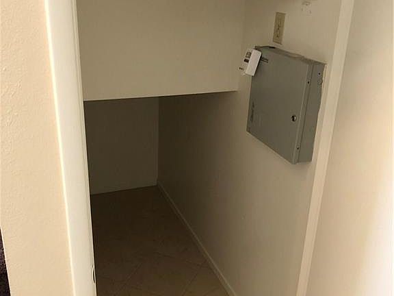 5th image of 2524 Vista Mar Dr