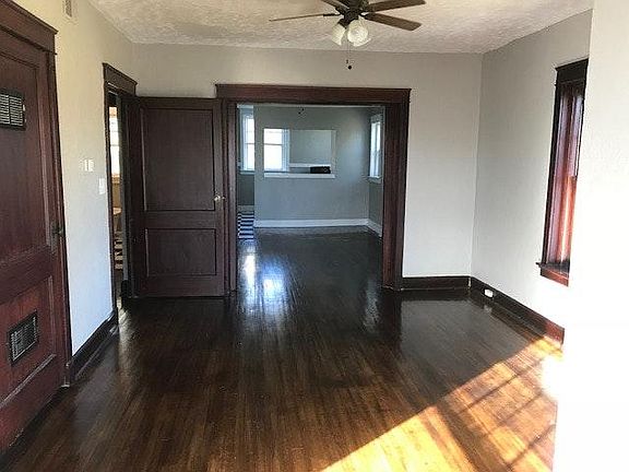 3rd image of 1006 E 43rd St #4