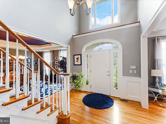 2nd image of 107 Osborne Cir