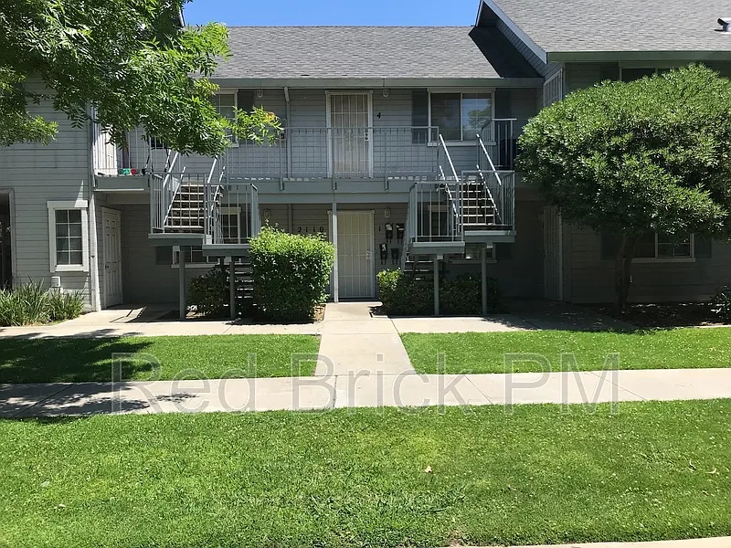 2 bed, 1.0 bath, 840 sqft, $1,150 — Photo 1
