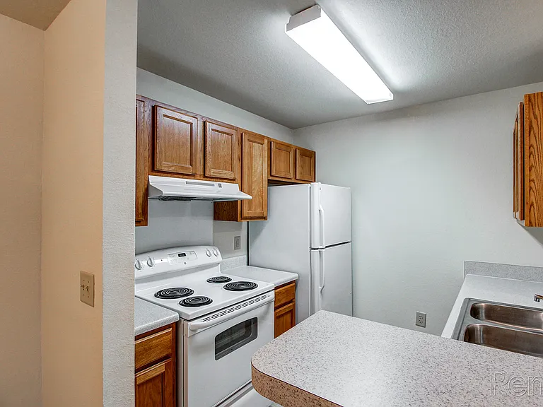 Hallmark at Oak Ridge Apartments — Photo 13