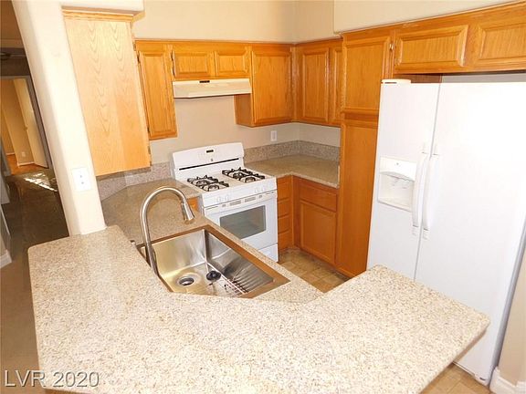 3rd image of 7424 Fencerow St
