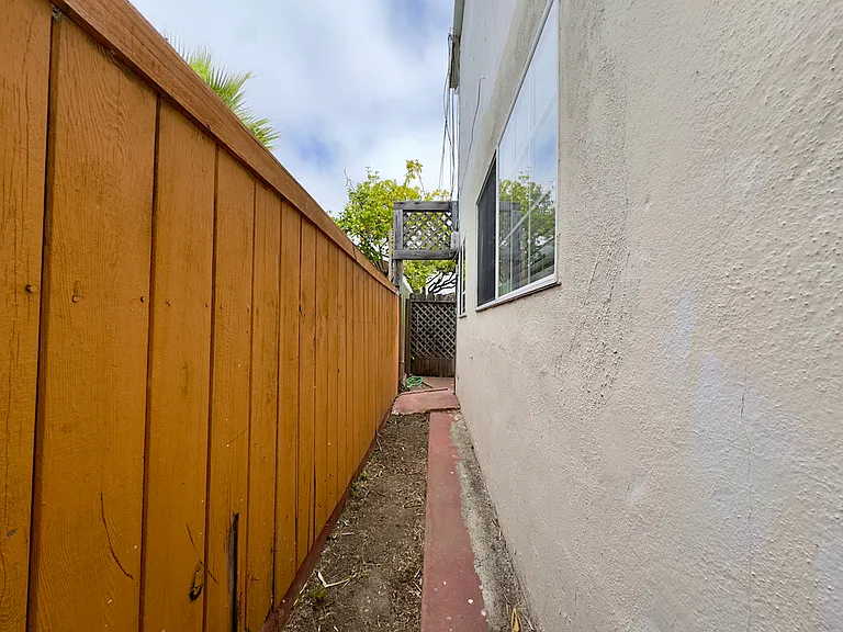 1342 Hearst Ave #B — Photo 22