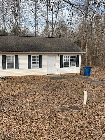 1st image of 117 Amesbury Dr #2