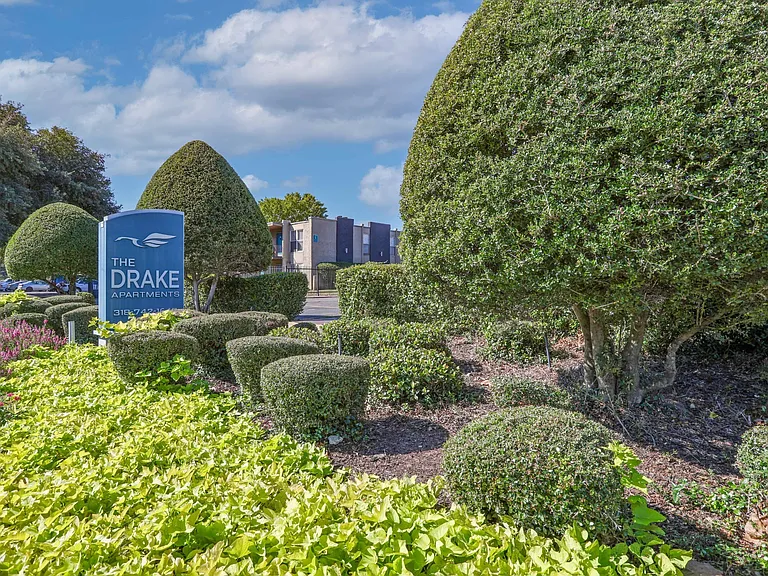 The Drake — Photo 37