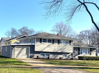 105 N Maple St, Palatine, IL 60067