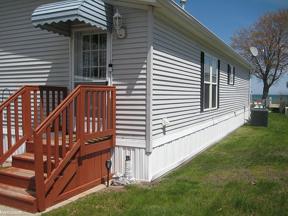 2nd image of 412 Silver Sand Dr