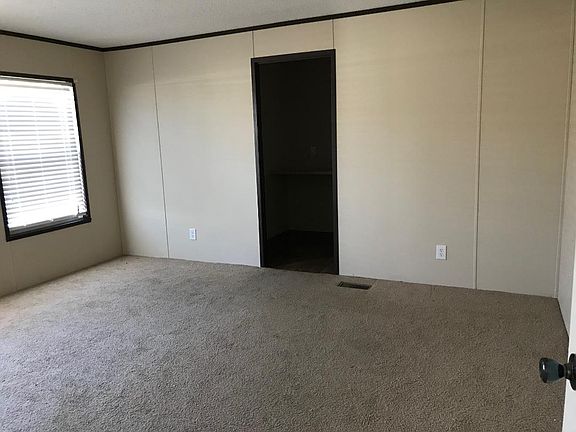 4th image of 557 Birchwood Cir