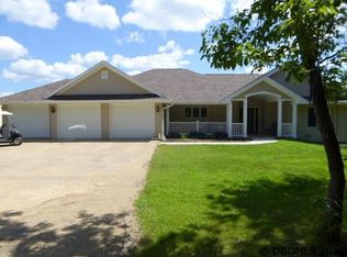 12615 Route 3, Dubuque, IA 52002