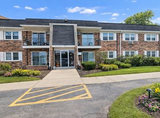 2431 Ogden Ave APT 10, Downers Grove, IL 60515