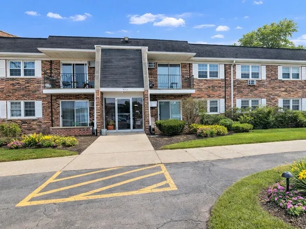 2431 Ogden Ave APT 10, Downers Grove, IL 60515