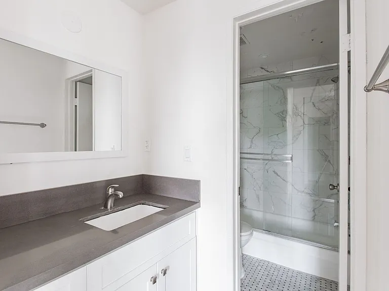 724 N West Knoll Dr — Photo 6