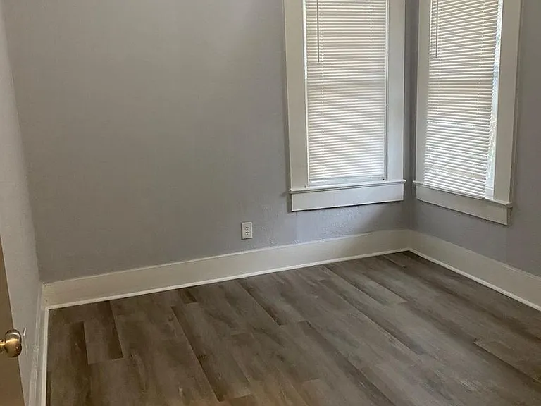 2380 Liberty St — Photo 11