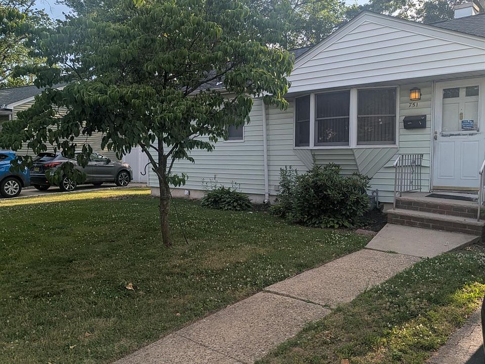 1st image of 751 Rutherford Ave