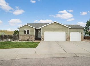 4002 Rosewood Ln, Rapid City, SD 57703