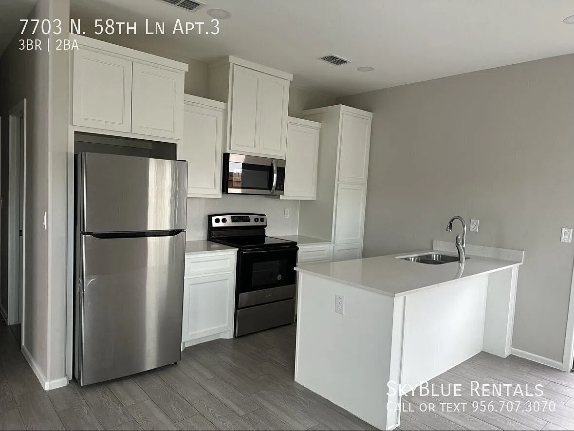 7703 N 58th St — Photo 2