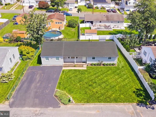 428 Tiller Ave, Beachwood, NJ 08722