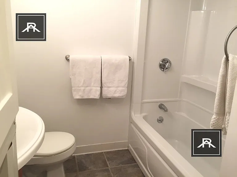 9 Mount Ida St #1R — Photo 6