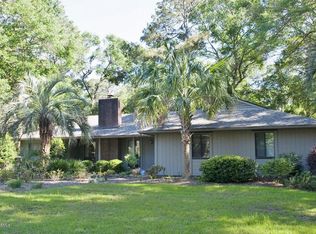 6 Woodlake Dr, Beaufort, SC 29907