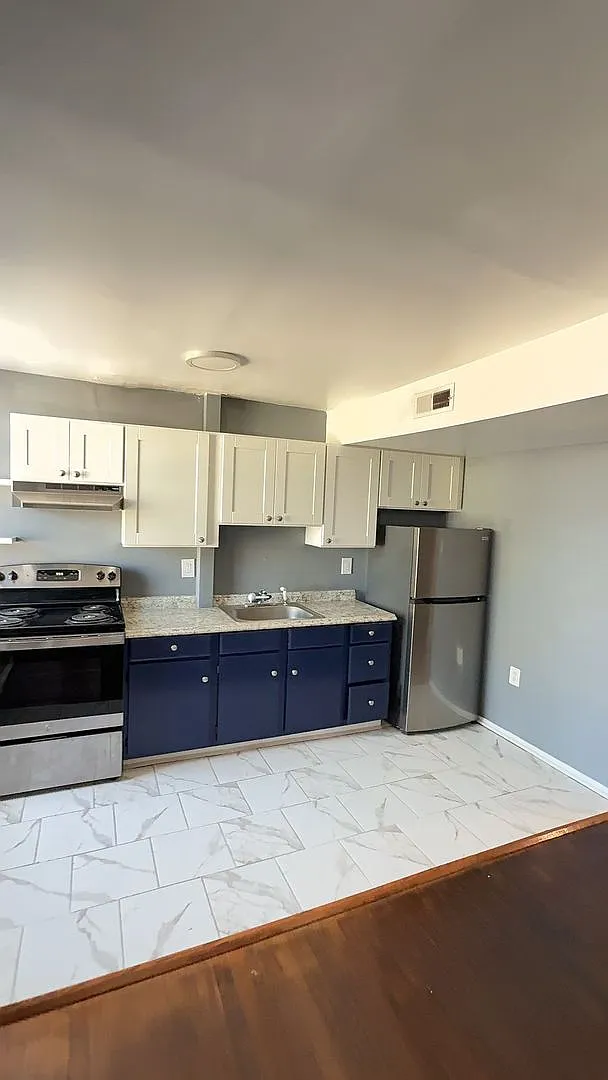 932 N. Calvert St — Photo 4