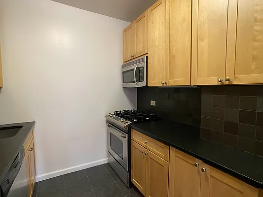 Rented by Tourma Realty LLC | media 43