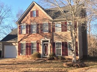 8800 Elkins Park Dr, Matthews, NC 28105