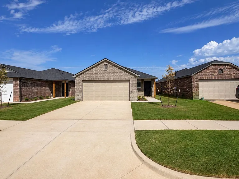 12917 Florence Ln — Photo 1