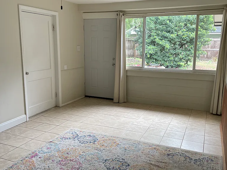 1032 NE 19th Pl — Photo 12