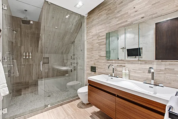 Rented by Rove Travel LLC | media 14