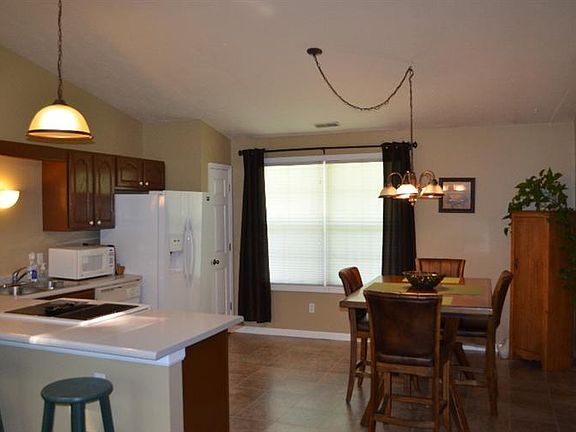 3rd image of 1893 Sunnyside Dr