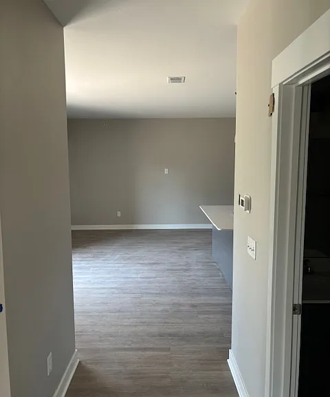 Midvilla Apartments — Photo 9