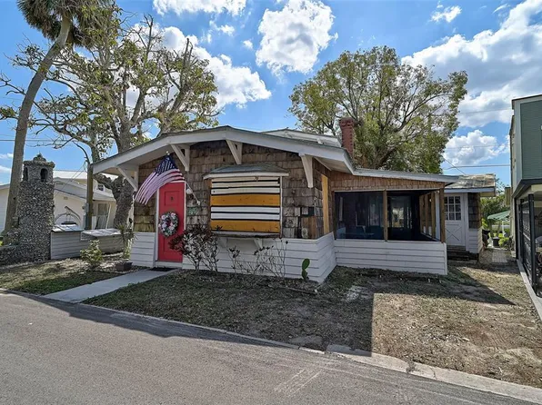 44 Braden Castle Dr, Bradenton, FL 34208