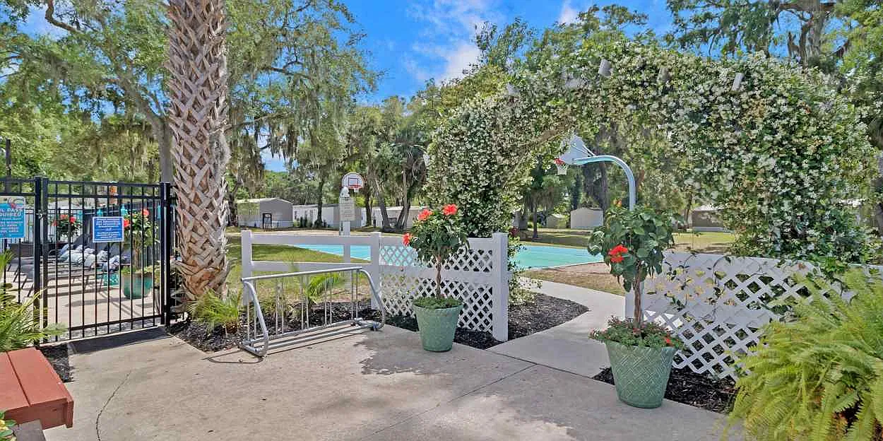 Oaks Of Atlantic Beach — Photo 1