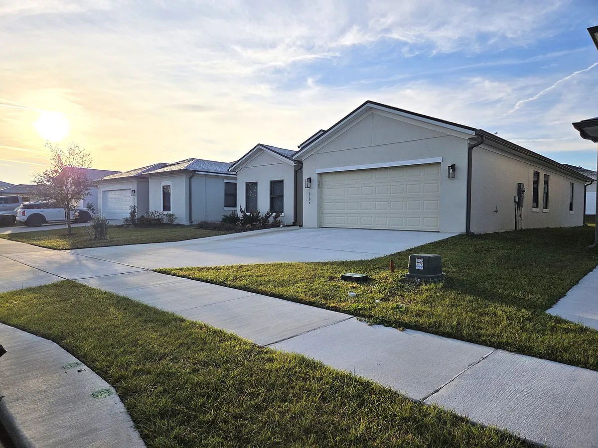 Building Photo - 6197 Chorus Dr