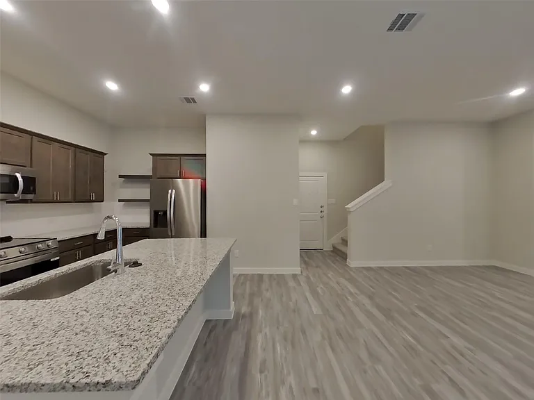 22733 Terrazzo Dr — Photo 4