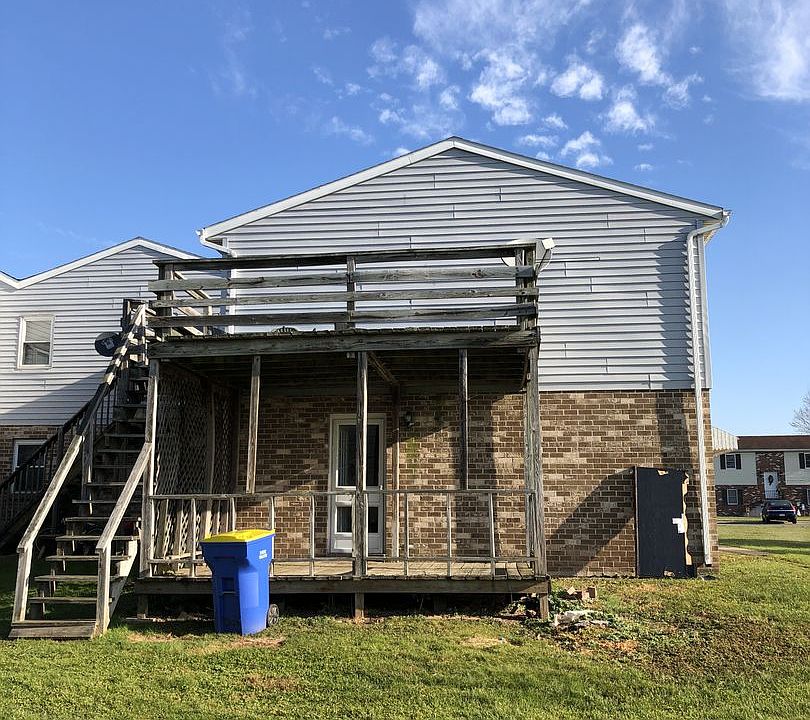 1st image of 3723 Tiffany Dr #B